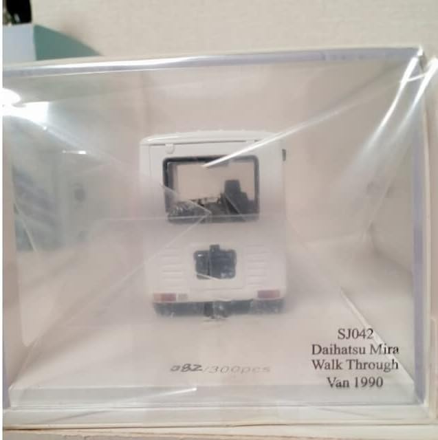 Miniatura 4 de Mini Car 143 Daihatsu Mira 1990