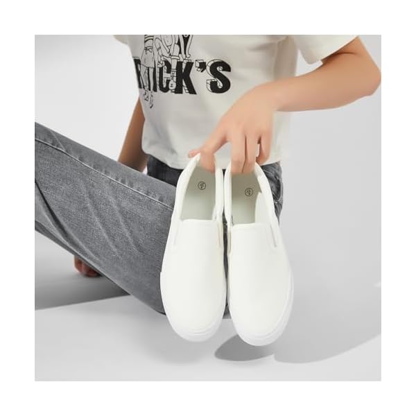 Women's Slip on Shoes Canvas Sneakers Loafers Non Slip Shoes Low Top Casual Shoes