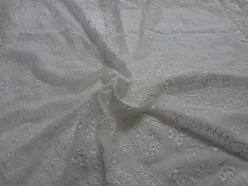 Mousseline de soie blanche broderie florale de 111,8 cm de large au mètre