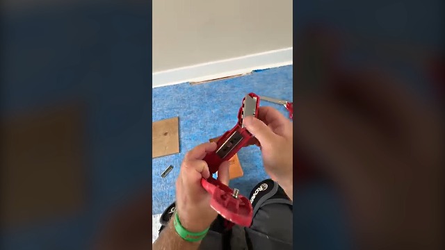ROBERTS 3-in-1 Carpet, Vinyl, and Utility Knife - Amazon.com