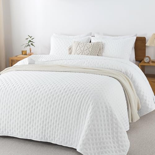 Image of Andency White Queen Size Quilt Bedding Set (90x96 Inch), 3 Pieces Soft Lightweight Bedspread Coverlet, Terracotta Boho Summer Quilt, 2 Pillow Shams