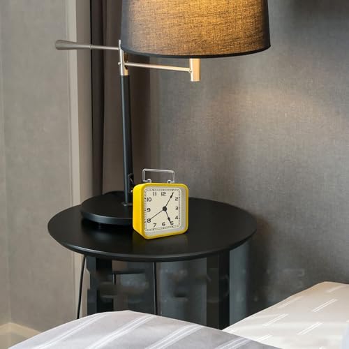 Réveil rétro blanc à quartz silencieux sans tic-tac pour table de nuit - 2