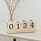 Countdown Holz Würfel - 16 x 6 cm - Tageszähler Kalender mit 8 Sprüchen - Dauerkalender für Hochzeit Prüfung Geburtstag Ruhestand Urlaub Weihnachten