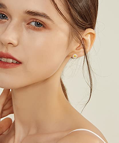 18G Cute Daisy Flower Cartilage Stud Earrings Sterling Silver for Women Girls Dainty Helix Tragus Earring Labret Studs Barbell Screw Back Ear Piercing Jewelry Gifts Hypoallergenic BFF3