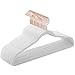 Produktbild SONGMICS Kleiderbügel Samt, 20er Set, Jackenbügel, 41,5 cm breit, Anzugbügel, dünn, gut belastbar, um 360° drehbarer Haken, für Mäntel, Hemden und Anzüge, Weiß-Roségold CRF026W01