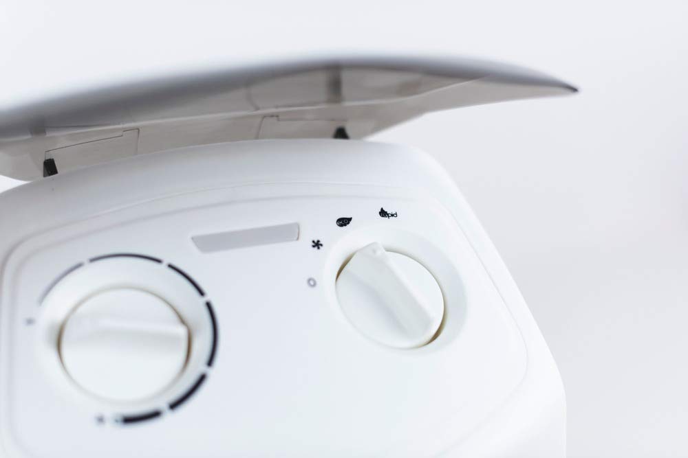 Bimar Calefactor Electrico Baño HF200, Calentador de Ventilador Eléctrico de 2000W de Bajo Consumo con Termostato Ajustable y Protecciòn de Comando, Cuerpo de Plástico con Asa Integrada