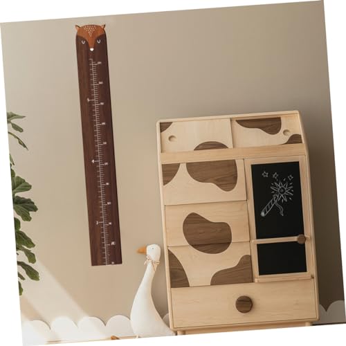 Toise murale en bois girafe pour immortaliser chaque centimètre