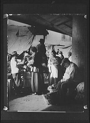 HistoricalFindings Photo: French Market,Crowds,vendors,Cities,New Orleans,Louisiana,LA,Arnold Genthe,1920