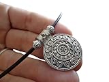 argent, marron ◦ • ● ◉✿ MAGNIFIQUE AMULETTE MANDALA ✿◉ ● • ◦ Collier marron foncé, chaîne en cuir avec pendentif ethnique décoré