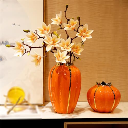 Vase en céramique et fleurs sèches pour entrée chaleureuse