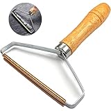 【Diseño único】 El diseño sin batería es más ecológico y ya no desperdicia baterías. El marco del removedor de pelusas tiene forma de trípode hecho de acero inoxidable, las correas suaves de las esquinas no rayarán su ropa o muebles, y el tamaño liviano y compacto no ocupa espacio.