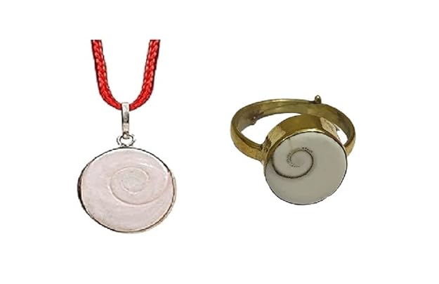 SHIVAKARIVishnu Chakra Pendant With Vishnu Chakra Ring