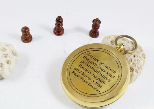 Brass Magnetic Pocket Compass – Nautical Vintage Style with Engraved Back Design, Collectible Navigation Gift miniatura 4