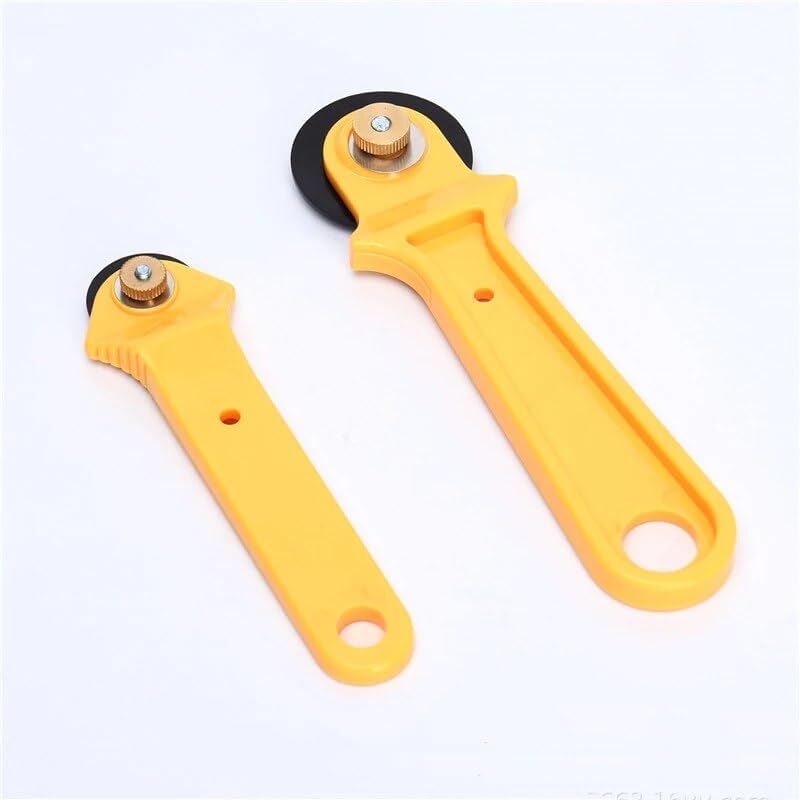 1 Pc 28/ 45mm Portable Loop Rotate Rotary Cutter Professional Tailor Premium Sewingscissors DIY cutting tool with handle safety - (Color: 45mm)