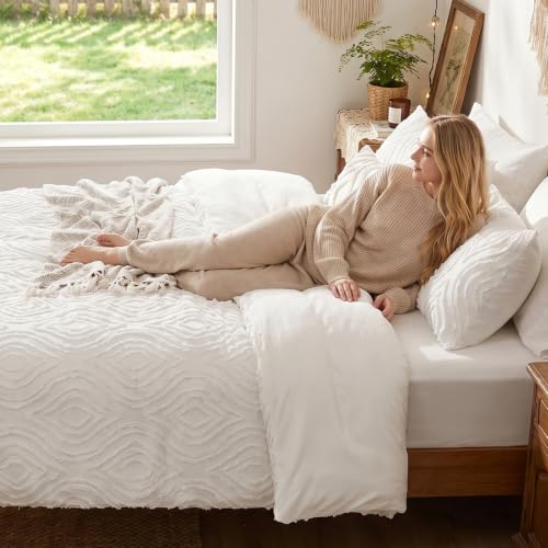 Image of 7 Pieces White Comforter Set for All Seasons Tufted Boho Bedding Set Full Size Farmhouse Bed in A Bag as Gifts (1 Comforter, 1 Flat Sheet, 1 Fitted Sheet, 2 Pillowcase and 2 Pillow Sham)