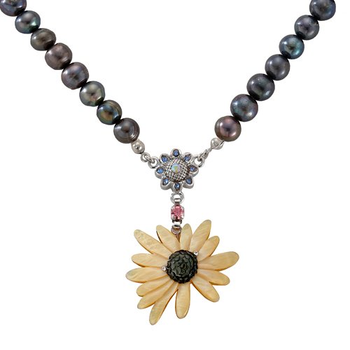 Antique AliveMother of Pearl Sunflower Design Shell 6-7mm Natural Saltwater Black Pearl Chain Pendant Necklace
