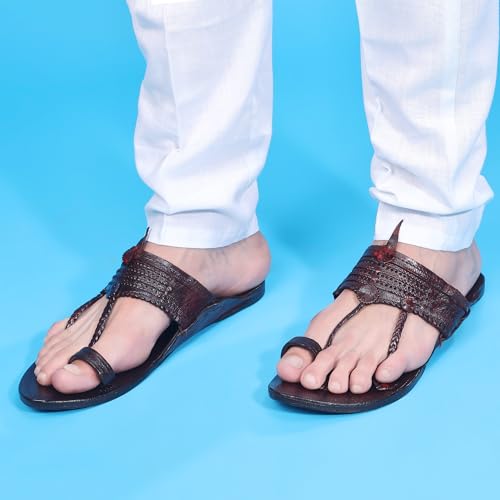 Image of Men's Kolhapuri chappals Leather hardcrafted Stylish,Ethinicwear & Dailywear Designed with Excellence 100% Comfortable.