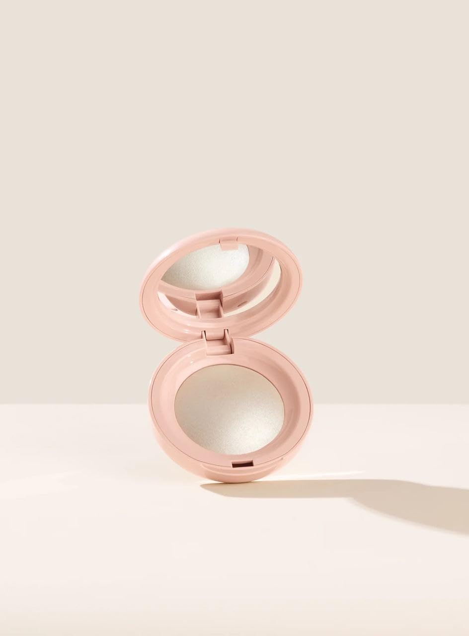 Rare Beauty Light Silky Touch Highlighter – Shade Enlighten, 0.098 oz. | 2.8 g Rare Beauty Light Silky Touch Highlighter – Shade Enlighten, 0.098 oz. | 2.8 g