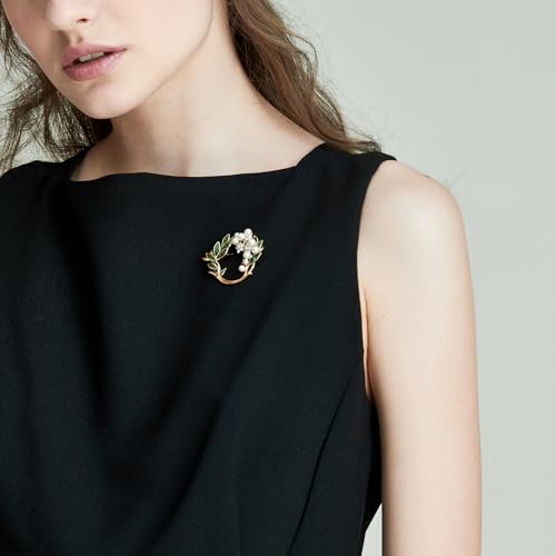 Image of SHE'S FREE STYLE JUST FOR YOU Handmade Gardenia Brooches and Pins For Women, Enamel Flower Brooch Green Leaves Pins Hand Dripping Oil Jewelry Brooch Pins Fashion Garland Safety Pins