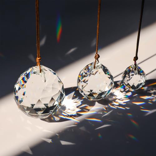 YJZQ 3 pcs Cristaux Attrape Soleil Cristaux Feng Shui Prismes en Cristal Forme Gouttes Ornements Brillants illumineront DIY Artisanat 20 mm/33 mm/45 mm Boule de Cristal décor Bureau et Chambre
