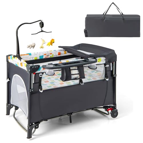 GOPLUS Cuna de Viaje Bebe 5 en 1 con Cambiador, Colchón, Juguetes Colgantes, Caja de Música, Altura Ajustable, Ruedas, Centro de Actividad, Cama Plegable para Bebé 0-3 Años, Carga 15 kg (Gris)