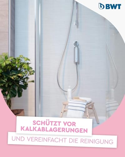 BWT Quick & Clean Kalkfilter | Wasserfilter stoppt Kalkflecken in Dusche und Badezimmer – inklusive 1 Filterkartusche | Entkalkt Duschwasser direkt aus der Leitung | Duschfilter gegen Kalk | Antikalk