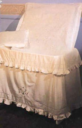 Chantilly Bassinet Cover