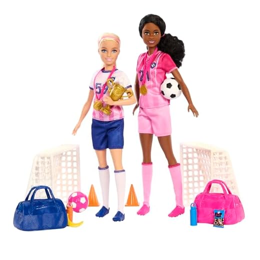 Barbie Carriere - Calciatrici, playset con Barbie Brooklyn e bambola calciatrice petite bionda, 15 accessori inclusi tra cui 2 reti da calcio e 2 palloni, giocattolo per bambini, 3+ anni, HRG88