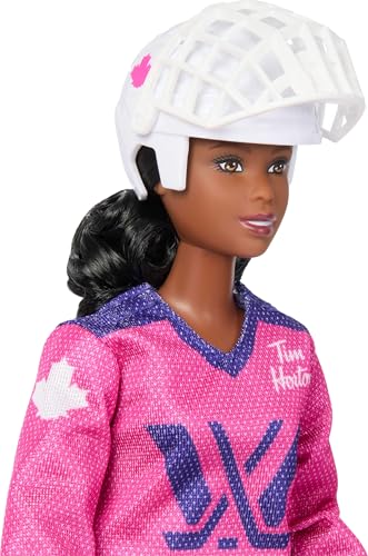 Muñeca Barbie Tim Hortons PWHL 2025 con accesorios miniatura 3