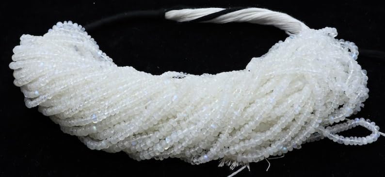 Créer un collier en pierre de lune blanche avec nos perles de 4mm