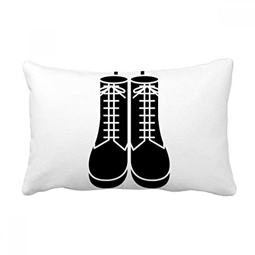 Oreiller lombaire bottes noires pour sublimer le canapé