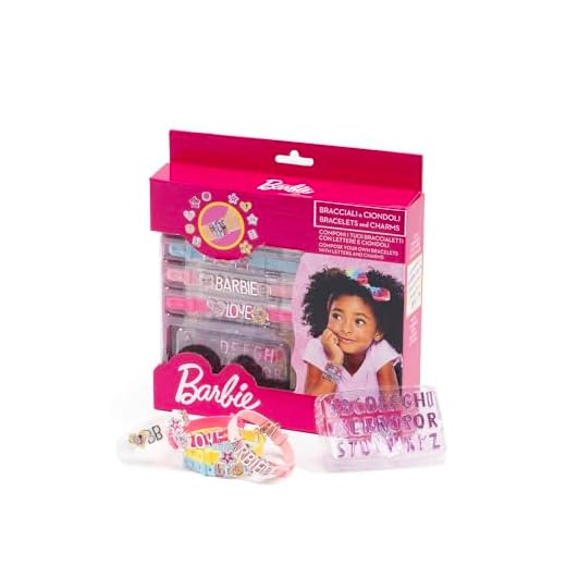 ODS - Barbie Bijoux Collection, Confezione con 5 Braccialetti con Ciondoli e Lettere Componibili, Kit Braccialetti Fai da Te Bambina, Età Consigliata +3 Anni