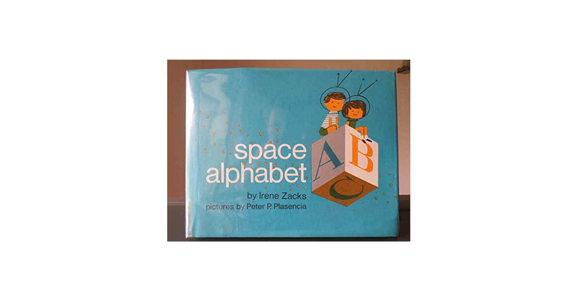 Reading Explorer Intro : Student Book (160 pp) Text Only [ペーパーバック] Chase， Rebecca; Johannsen， Kristin Amazon | Reading Explorer Intro : Student Book (160 pp) Text