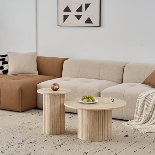Classico design del tavolo rotondo: il design degli angoli arrotondati del tavolino rotondo rende questo tavolino elegante e aggiunge un senso visivo di fluidità allo spazio. Il tavolo è progettato con strisce di legno verticali, perfetto per qualsiasi ambiente del soggiorno!