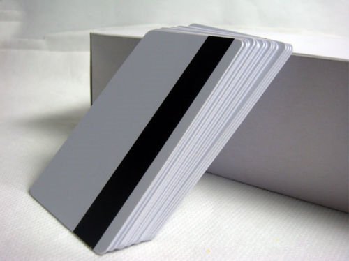100 Carte PVC Bianche CR80 30 Mil &ndash; Con Banda Magnetica HiCo 3 Tracce &ndash; Per Stampanti Card