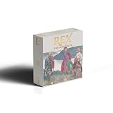 Rex Britannorum es un juego de estrategia para 1 a 3 jugadores. La victoria se consigue ocupando carreteras y ciudades en las diferentes regiones de Britania, que se muestran en el tablero. Además, cada jugador tendrá dos objetivos personales que completar, lo que le otorgará puntos de victoria adicionales.