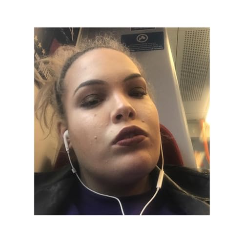 she's on pole copertina