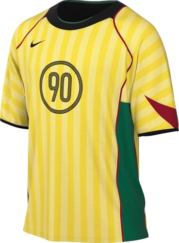 Look leggendario: la maglia Total 90 riporta l'estetica calcistica dei primi anni 2000.