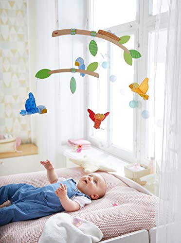 HABA 304314 - Mobile Vögelchen, Babyspielzeug für den Wickeltisch, stimuliert die Sinne von Babys, als Geschenk zur Geburt und Taufe