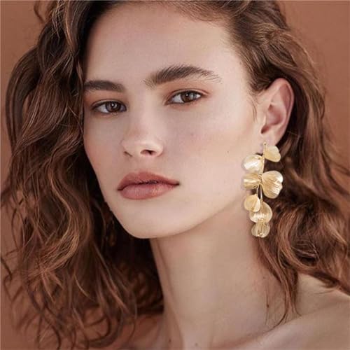 WCRAZYE Gold Flower Statement Floral Necklace Earring Sets for Women Fashion Petal Statement Necklace 14K Gold Plated Large Petals Necklace Unique Boho Floral Jewelry Accessessories Romantic Cool Gifts4