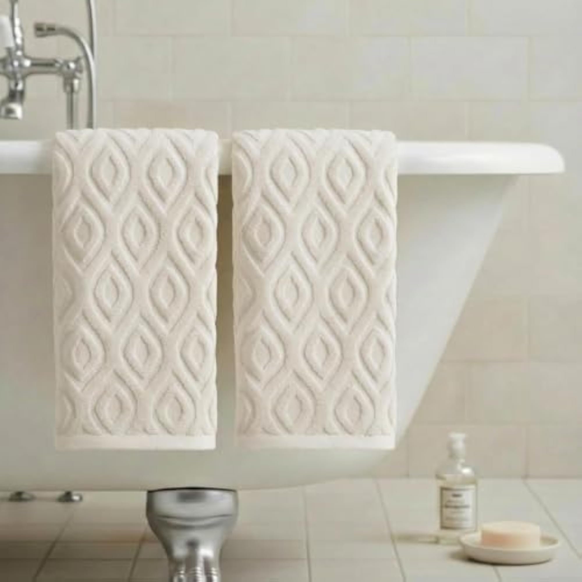 2 Pcs 3D Diamond Grid Jacquard Hand Towels