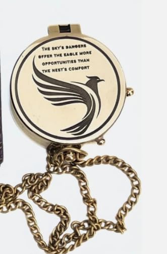 Brújula de bolsillo de latón grabada con estuche de cuero – Frase inspiradora de águila para amantes de la aventura miniatura 6