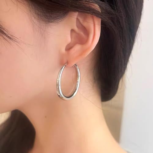 8 - Piece Set of Elegant and Simple Hoop Earrings for Women - Ideal for Daily Wear and Perfect as Gifts3