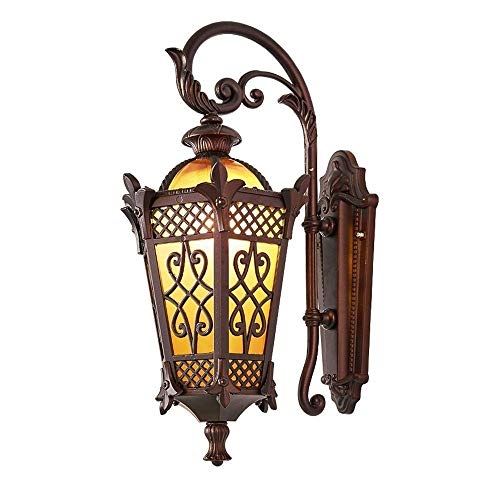 Lampe européenne montée en V pour sublimer les soirées sur la véranda d'une villa