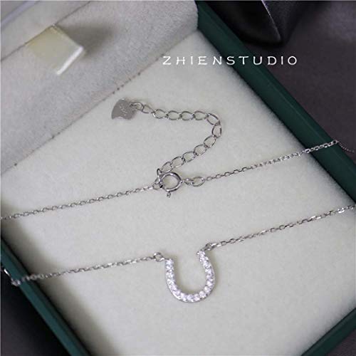 Collana con ciondolo a forma di ferro di cavallo