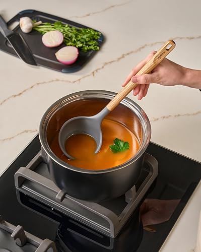 Zyliss Large Ladle, Oak Wood Handle, Soup Ladle for Cooking and Serving with Heat Resistant PBT Head, Anti-Scratch for Non Stick Pans, 30cm, Handwash Only