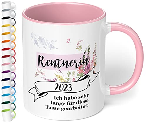 Lustige Tasse Rentnerin 2023 - Kaffeetasse mit schönem Spruch - beidseitig bedruckt - Geschenk zur Rente - Abschiedsgeschenk Kollegen - spülmaschinenfest, innen rosa Cover