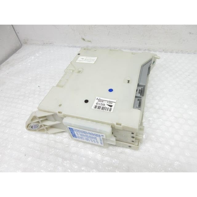 H22 ヴォクシー おどろい ZRR70G 助手席側ヒューズボックス 96838
