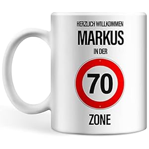 Tasse personalisiert mit Name, Geburtstagsgeschenk zum 70. Geburtstag Herzlich Willkommen Wunschname in der 70er Zone…