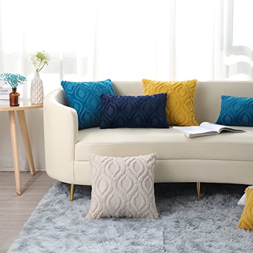 Decoruhome TM-01 Christmas Decorative Throw Pillow Covers 18X18, Soft Plush Faux Wool Couch Pillow Covers thumb #6